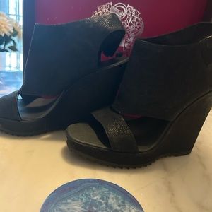 Vince Camuto wedges